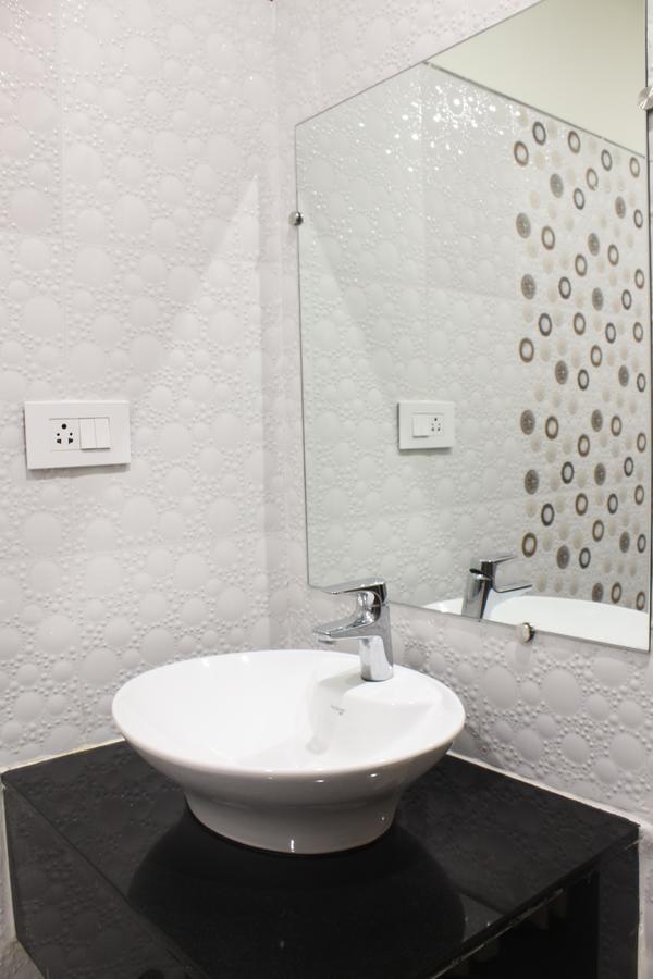 Khammam Hotel Grand Gayathri מראה חיצוני תמונה