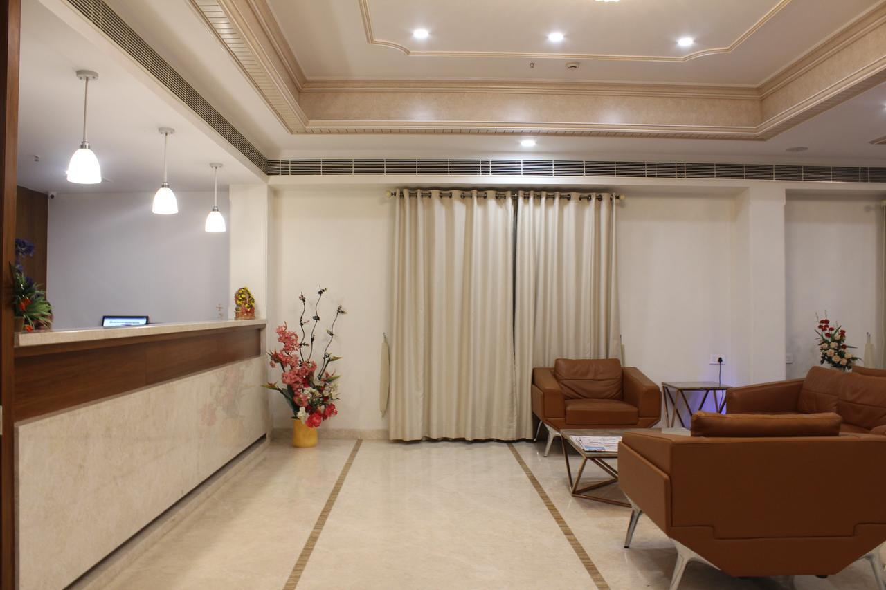 Khammam Hotel Grand Gayathri מראה חיצוני תמונה