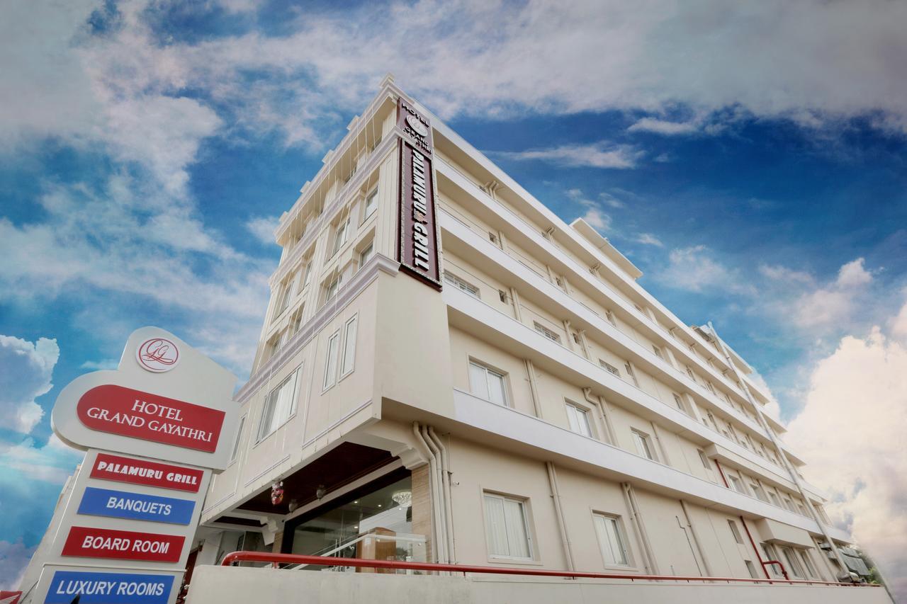 Khammam Hotel Grand Gayathri מראה חיצוני תמונה