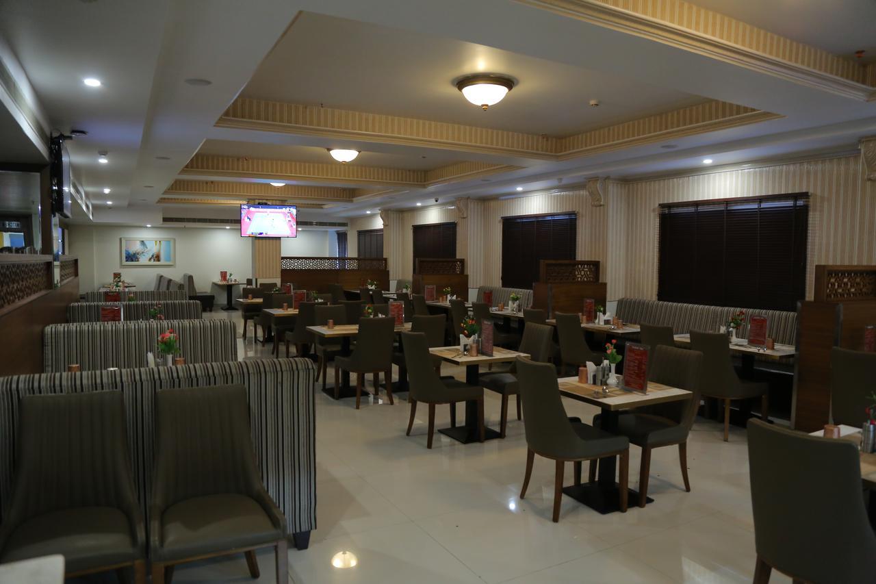 Khammam Hotel Grand Gayathri מראה חיצוני תמונה