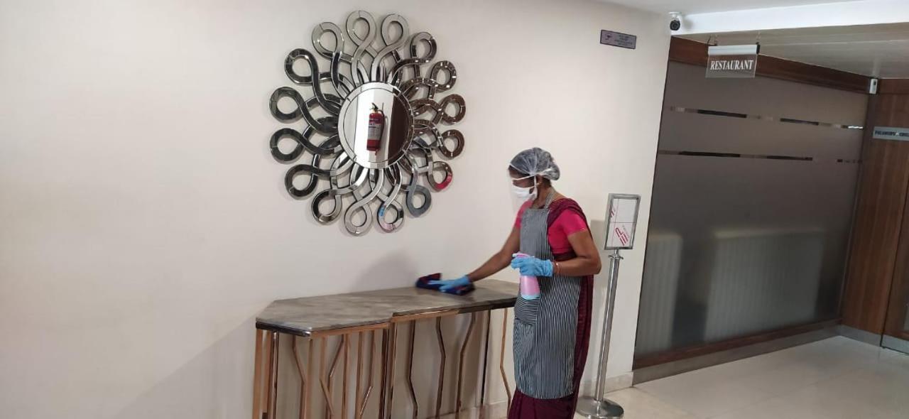 Khammam Hotel Grand Gayathri מראה חיצוני תמונה
