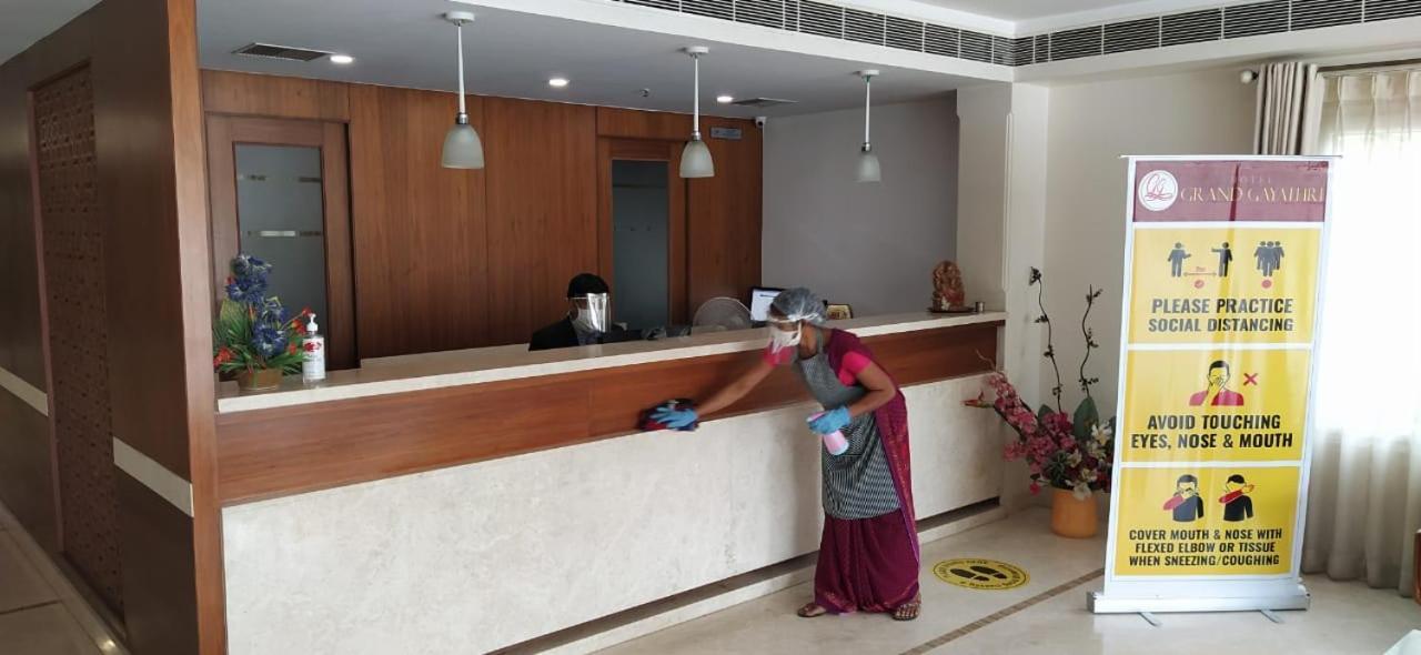 Khammam Hotel Grand Gayathri מראה חיצוני תמונה