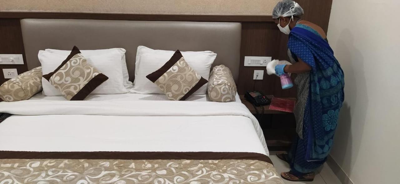 Khammam Hotel Grand Gayathri מראה חיצוני תמונה